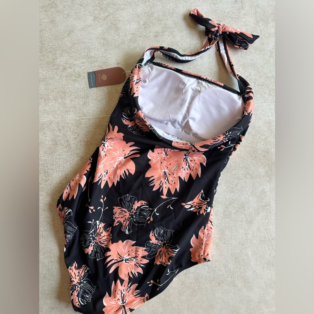 NWT Smismivo Tummy Control Swimwear Halter
One Piece - Size M - Picture 4 of 5